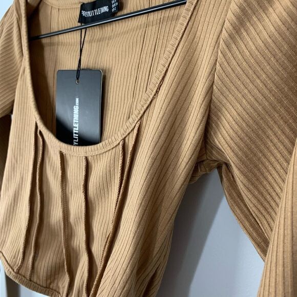 Pretty Little Thing Mocha Exposed Seam Crop Top - Picture 5 of 7